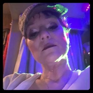 Meet your Posher, Mmisty